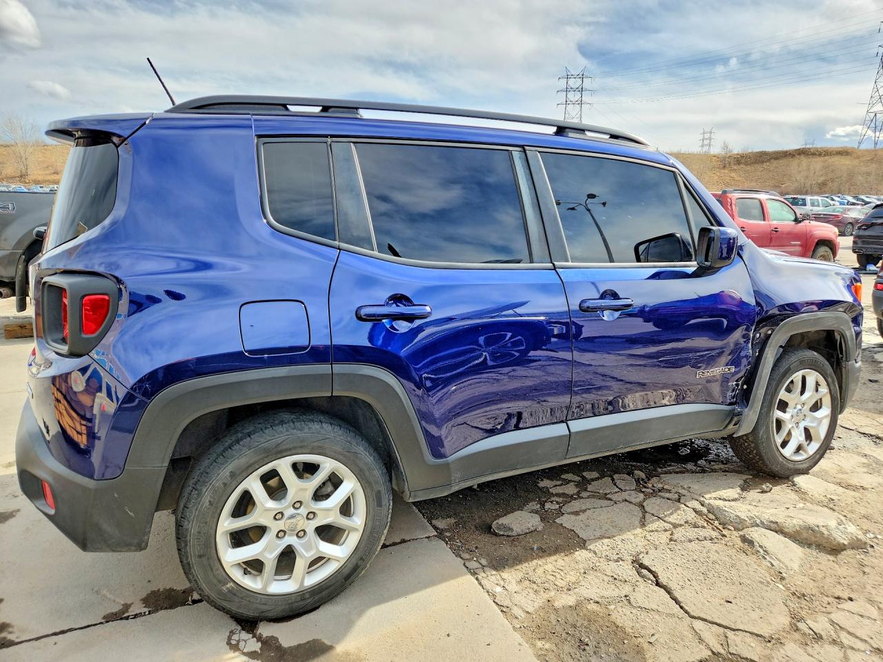 2017 JEEP RENEGADE LATITUDE photo 3