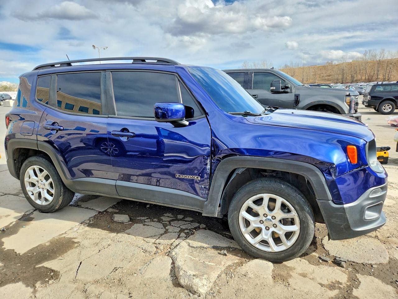 2017 JEEP RENEGADE LATITUDE photo 4