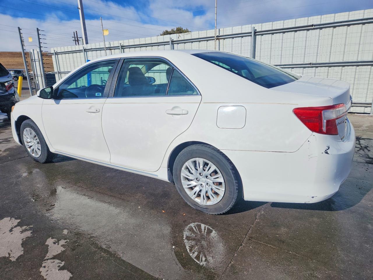 2012 TOYOTA CAMRY LE photo 2