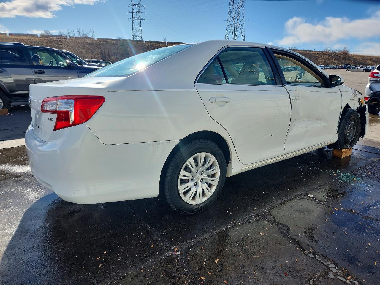 2012 TOYOTA CAMRY LE photo 3