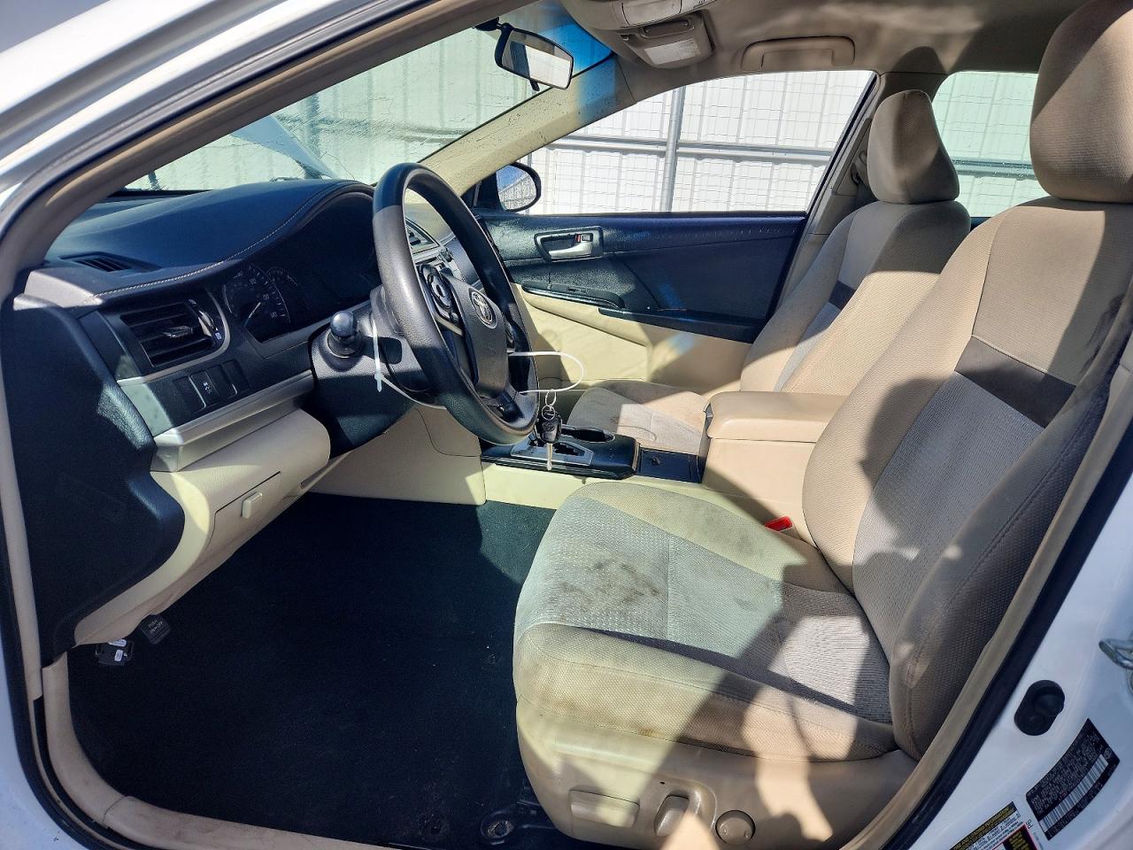 2012 TOYOTA CAMRY LE photo 7