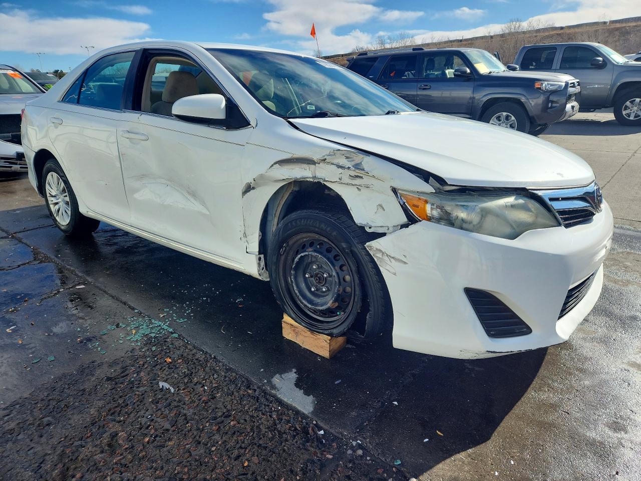 2012 TOYOTA CAMRY LE photo 4