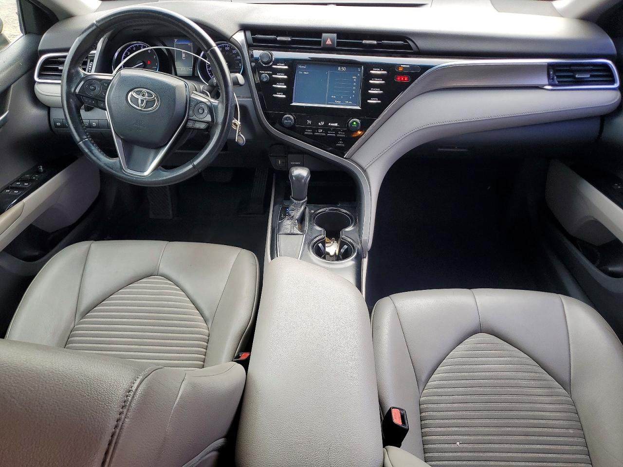 2018 TOYOTA CAMRY photo 8