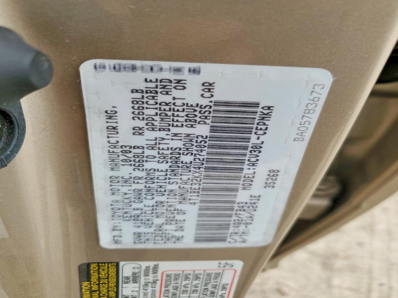 2004 TOYOTA CAMRY LE photo 12