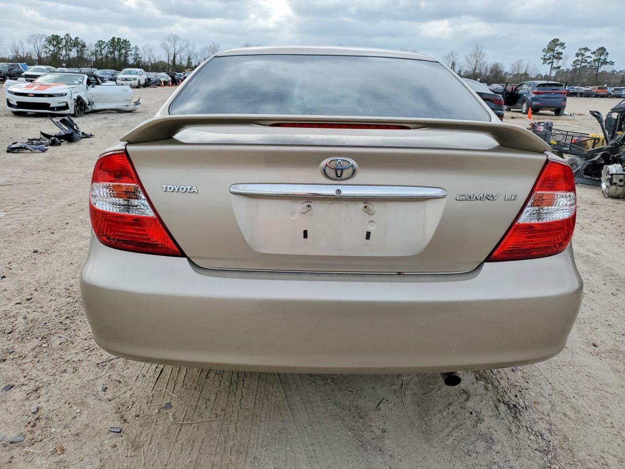 2004 TOYOTA CAMRY LE photo 6
