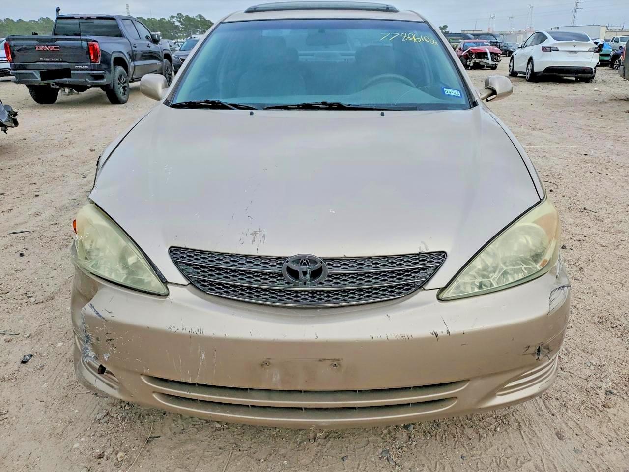 2004 TOYOTA CAMRY LE photo 5