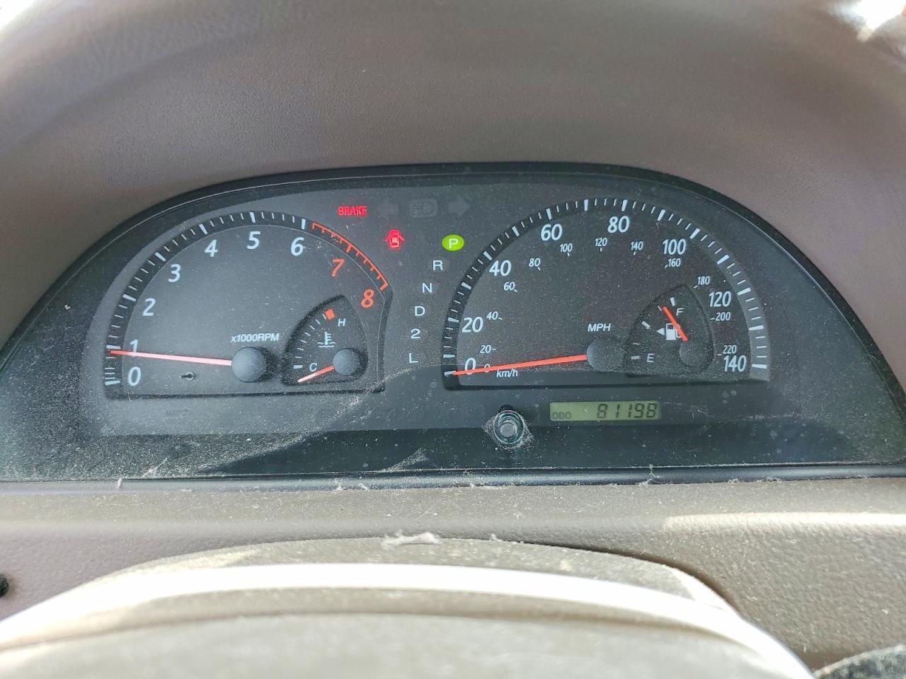 2004 TOYOTA CAMRY LE photo 9