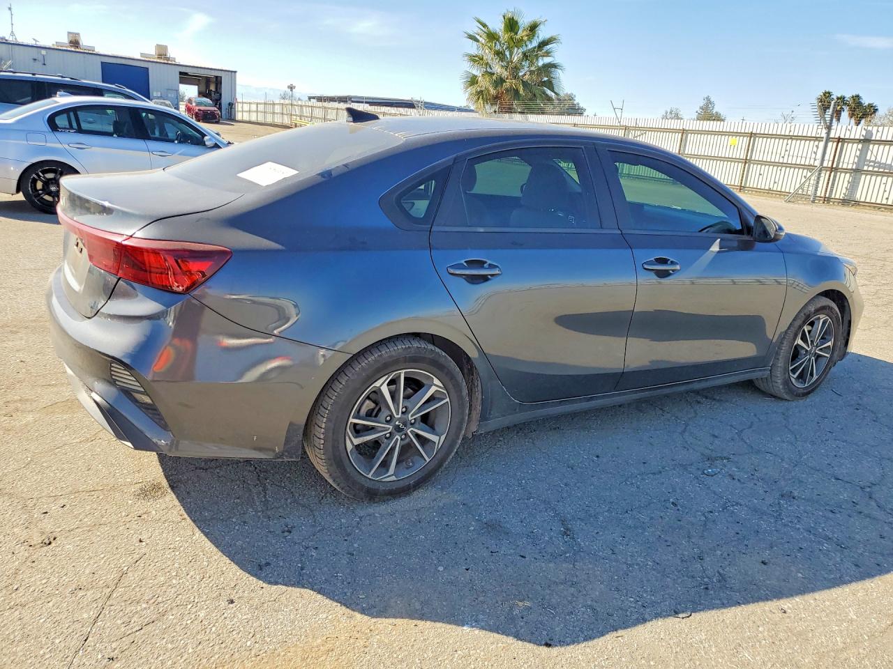 2023 KIA FORTE LX photo 5