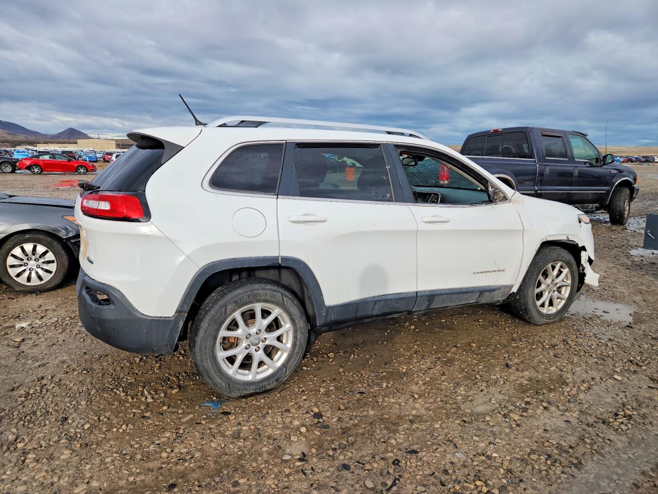 2015 JEEP CHEROKEE LATITUDE photo 3