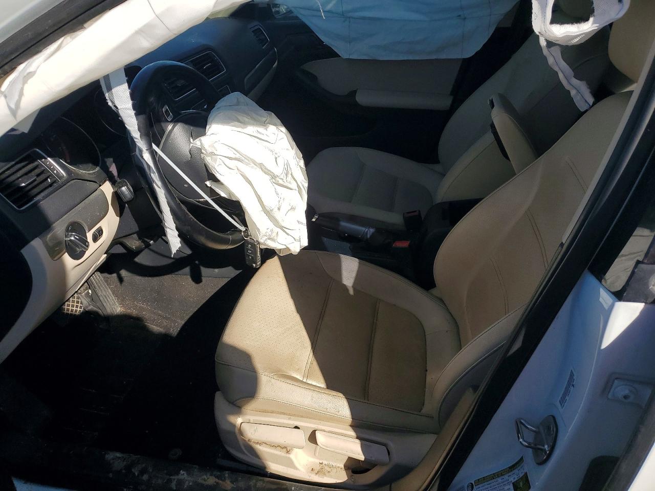 2017 VOLKSWAGEN JETTA SE photo 19