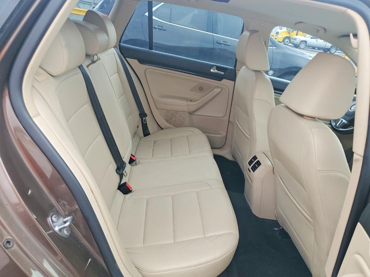 2011 VOLKSWAGEN JETTA TDI photo 10