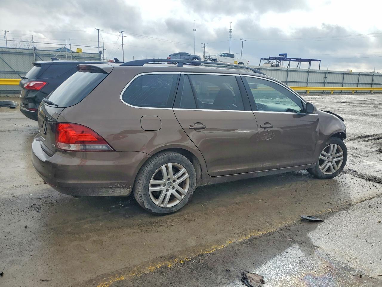 2011 VOLKSWAGEN JETTA TDI photo 3
