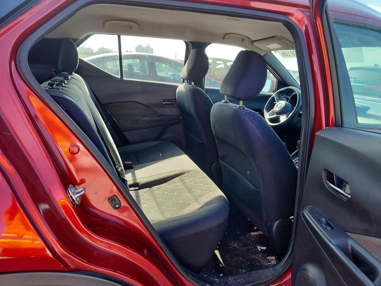 2018 NISSAN KICKS S photo 19
