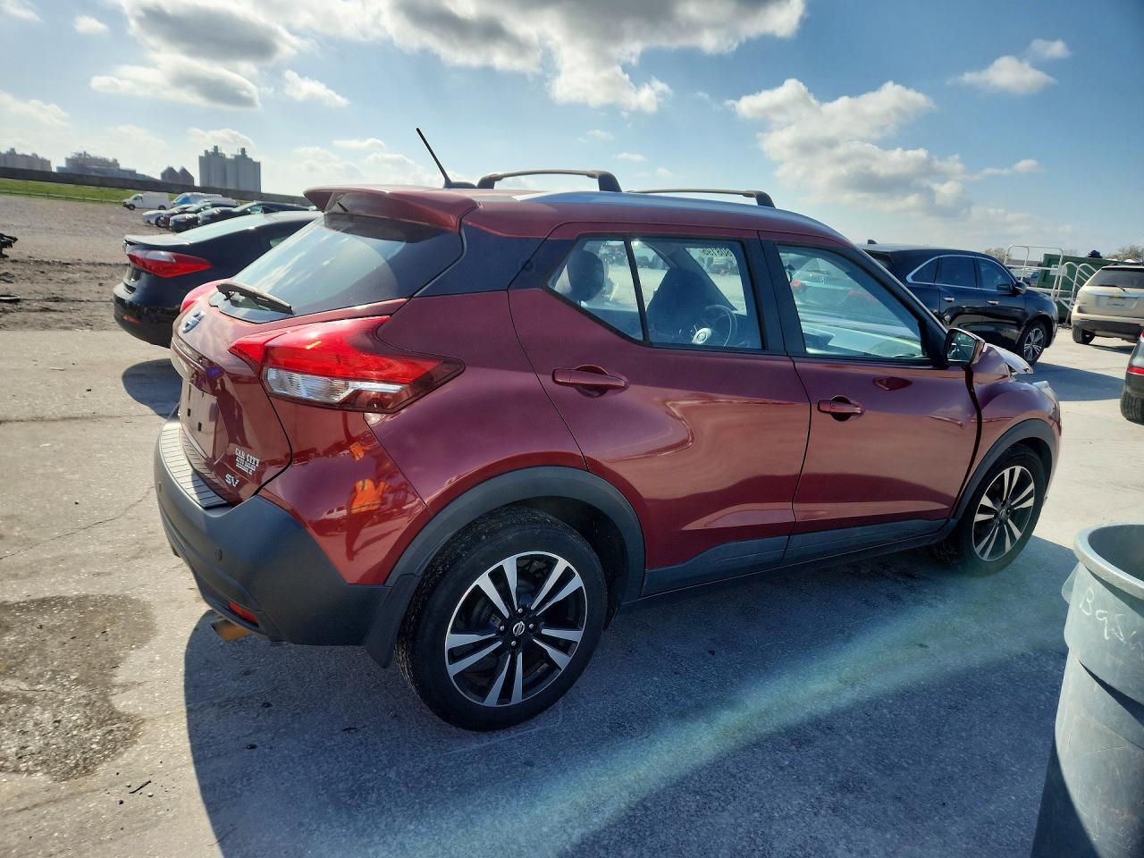 2018 NISSAN KICKS S photo 5