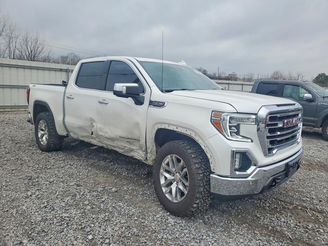 2021 GMC SIERRA K1500 SLT photo 4
