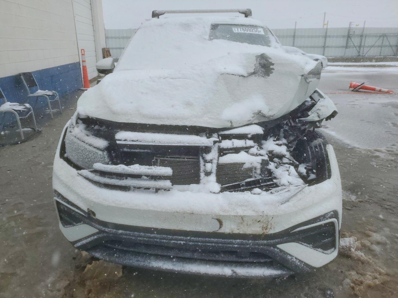 2024 VOLKSWAGEN TIGUAN SE photo 9