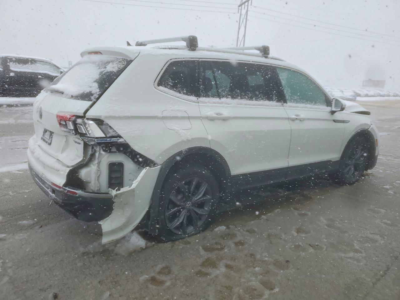 2024 VOLKSWAGEN TIGUAN SE photo 5