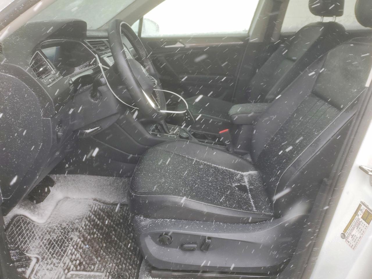 2024 VOLKSWAGEN TIGUAN SE photo 13