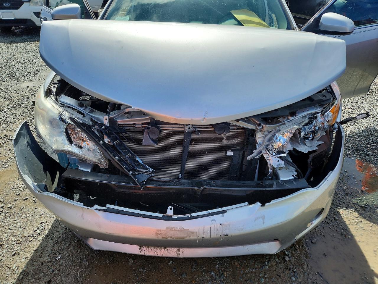 2012 TOYOTA CAMRY BASE photo 21