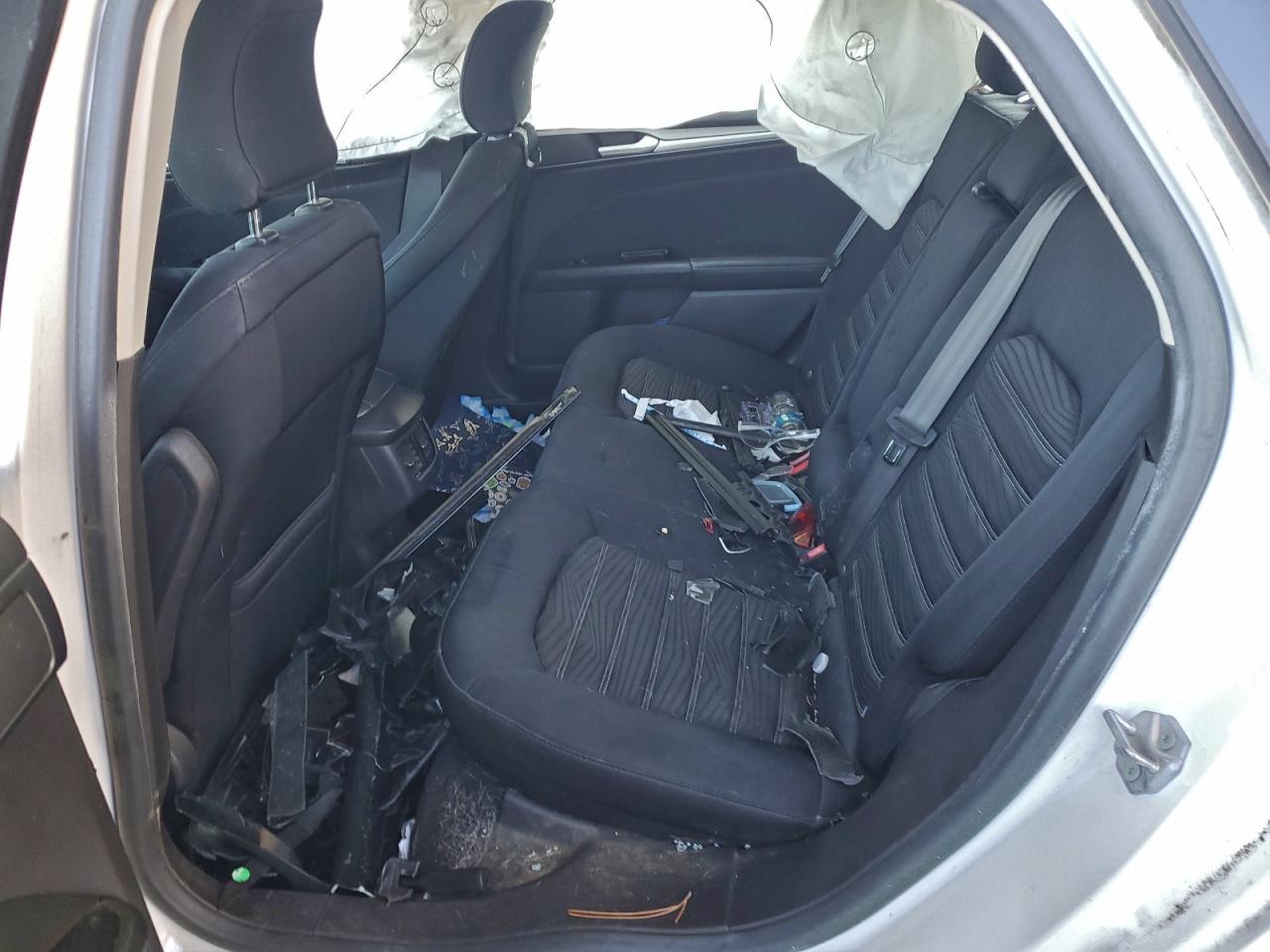 2016 FORD FUSION SE photo 28