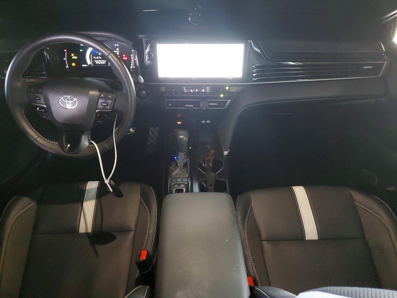 2025 TOYOTA CAMRY SE photo 15