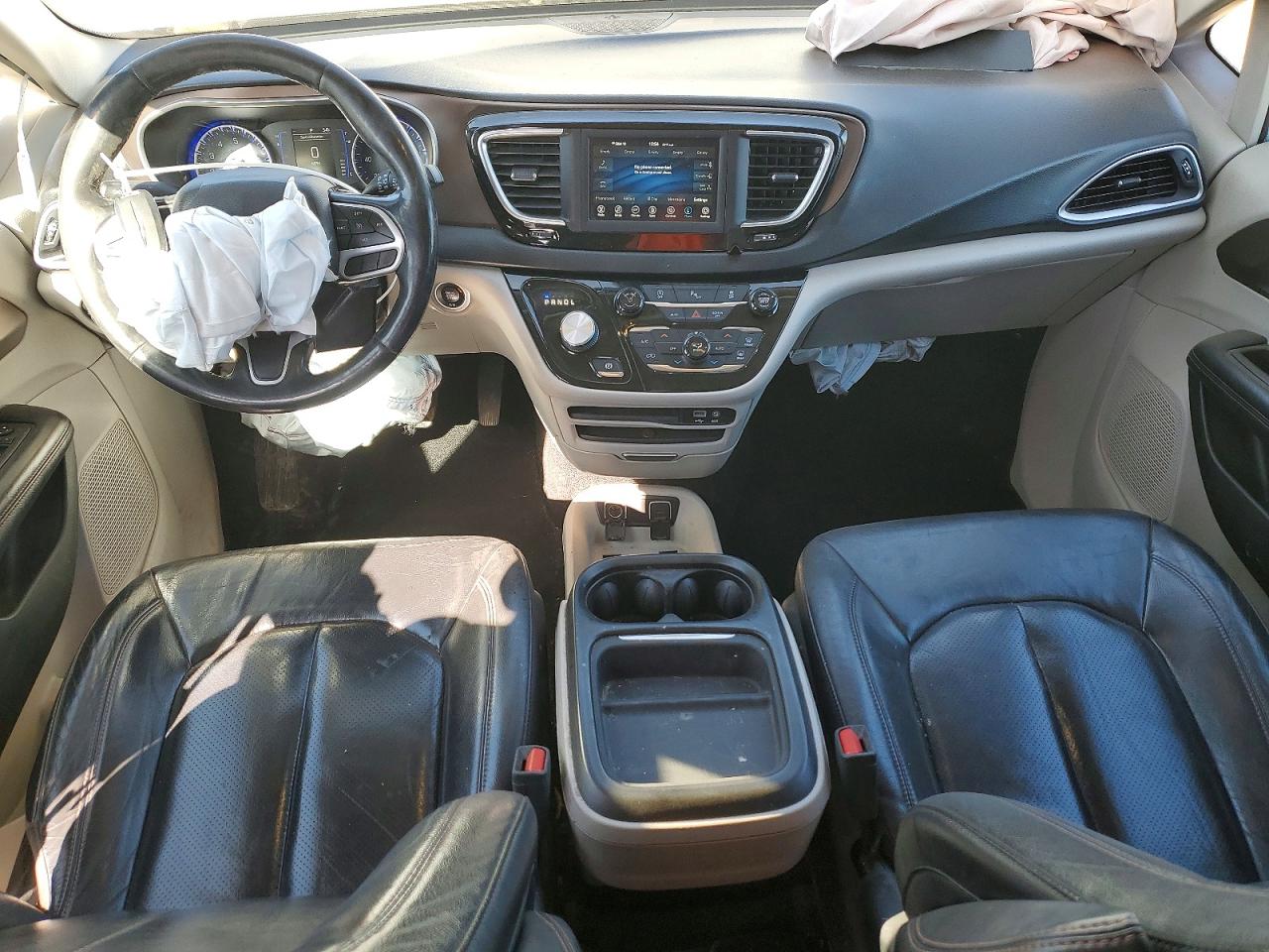 2019 CHRYSLER PACIFICA TOURING L photo 8