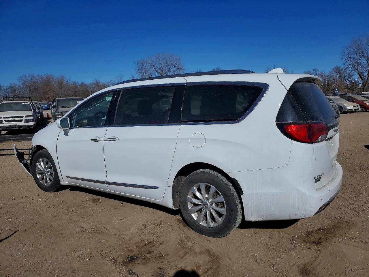 2019 CHRYSLER PACIFICA TOURING L photo 2
