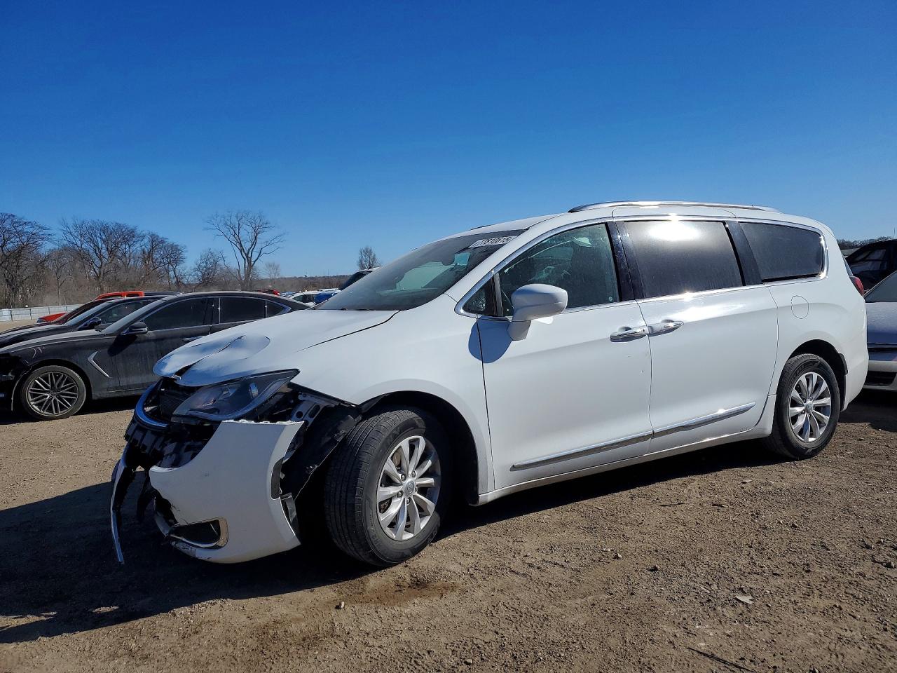 2019 CHRYSLER PACIFICA