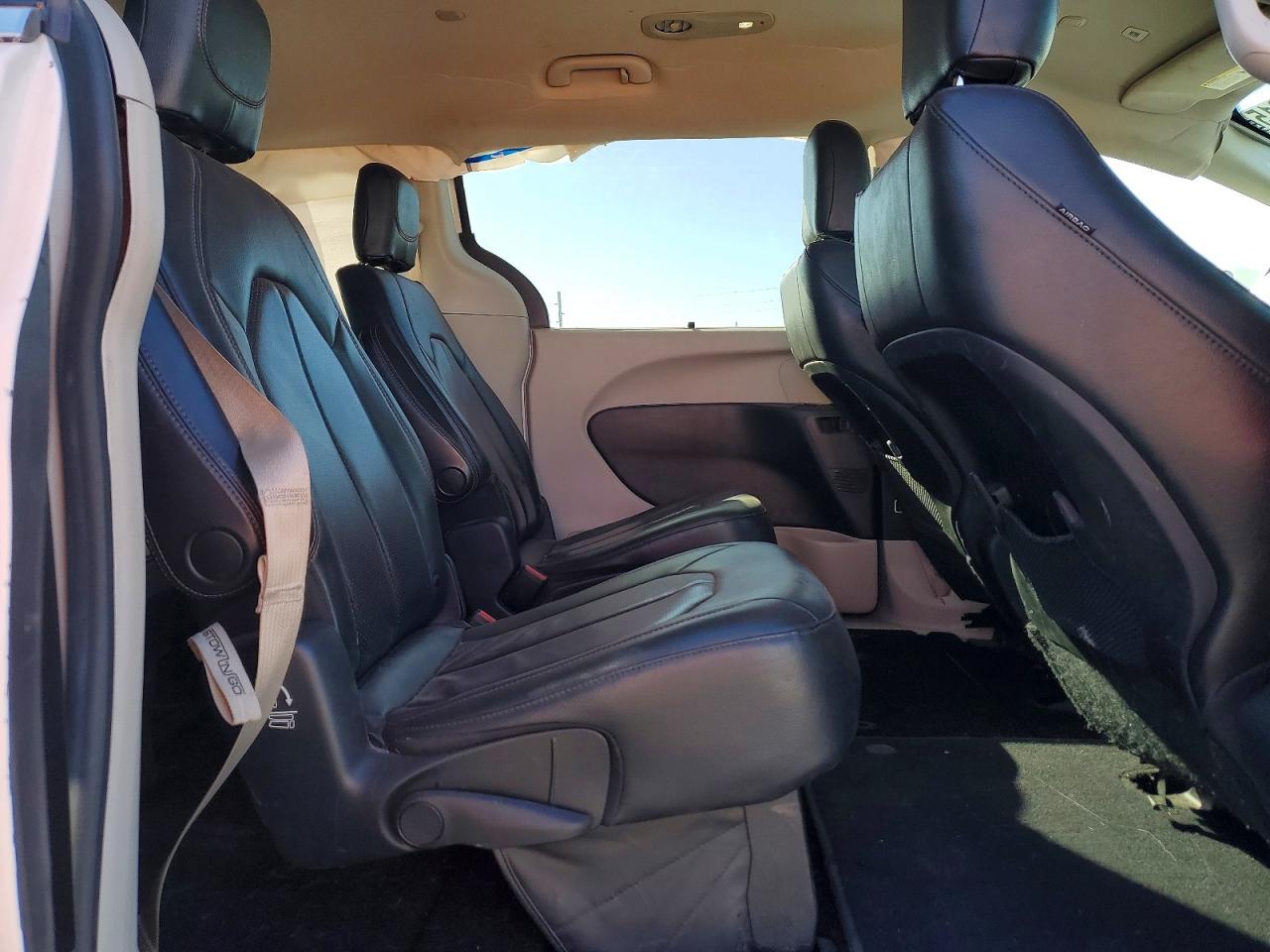 2019 CHRYSLER PACIFICA TOURING L photo 11