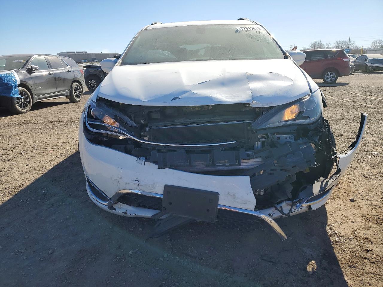 2019 CHRYSLER PACIFICA TOURING L photo 5