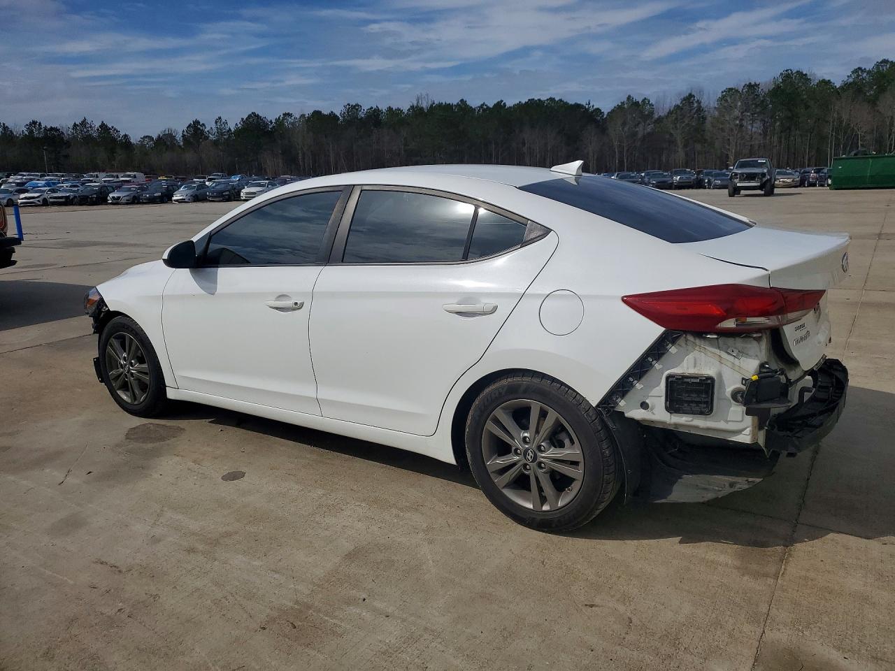 2018 HYUNDAI ELANTRA SEL photo 3