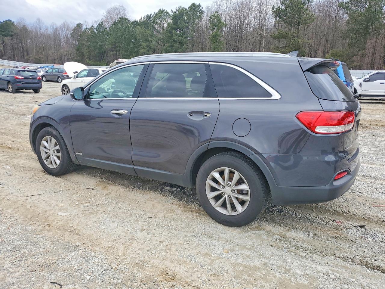 2016 KIA SORENTO LX photo 4