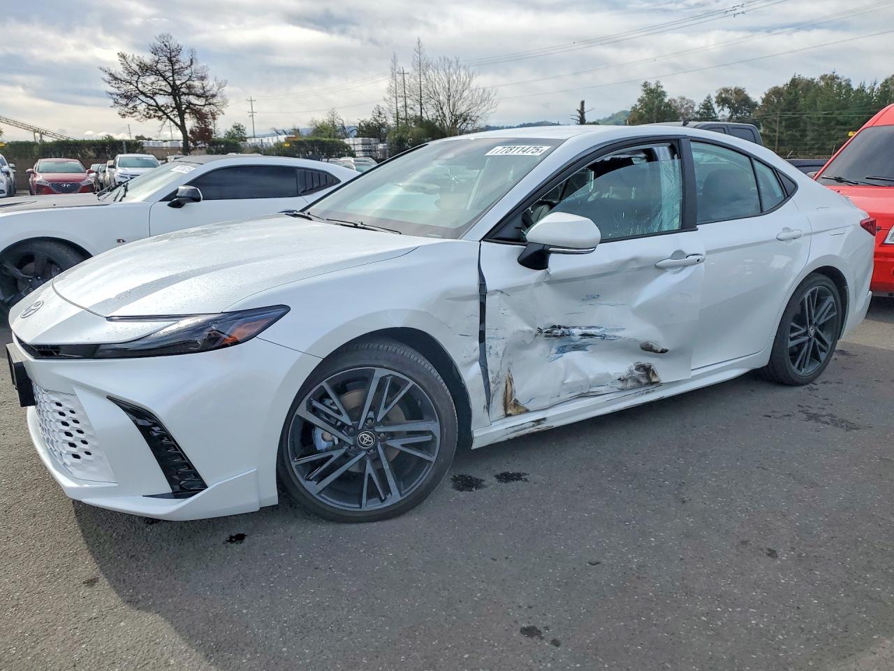 2025 TOYOTA CAMRY