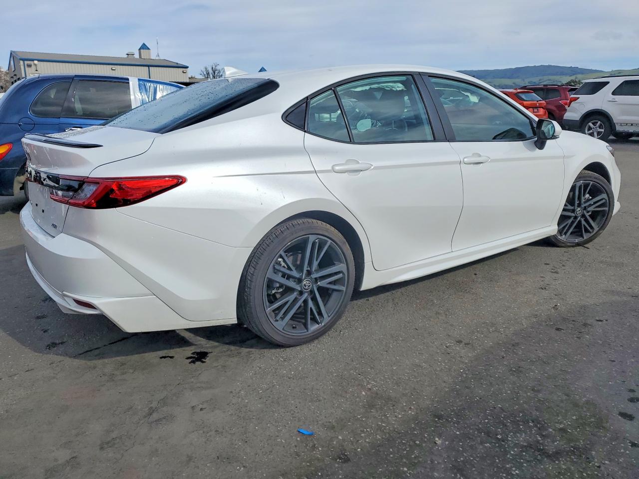2025 TOYOTA CAMRY XSE photo 7
