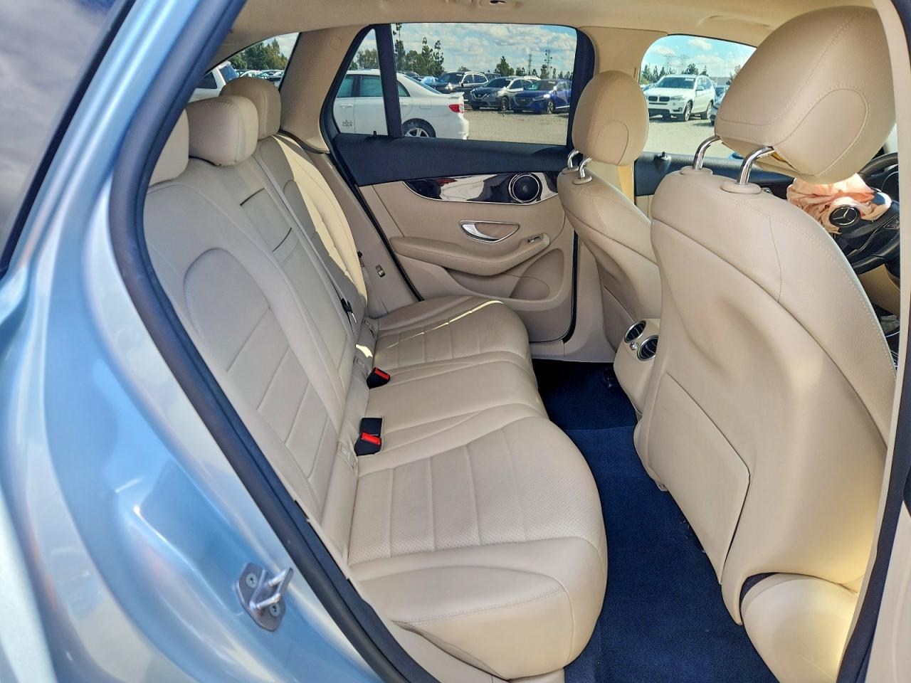 2017 MERCEDES-BENZ GLC 300 photo 10