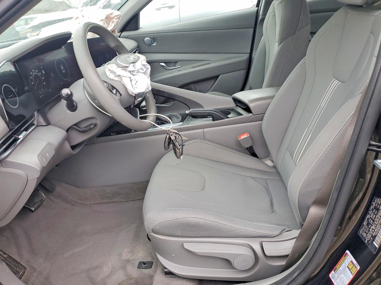 2024 HYUNDAI ELANTRA SEL photo 7