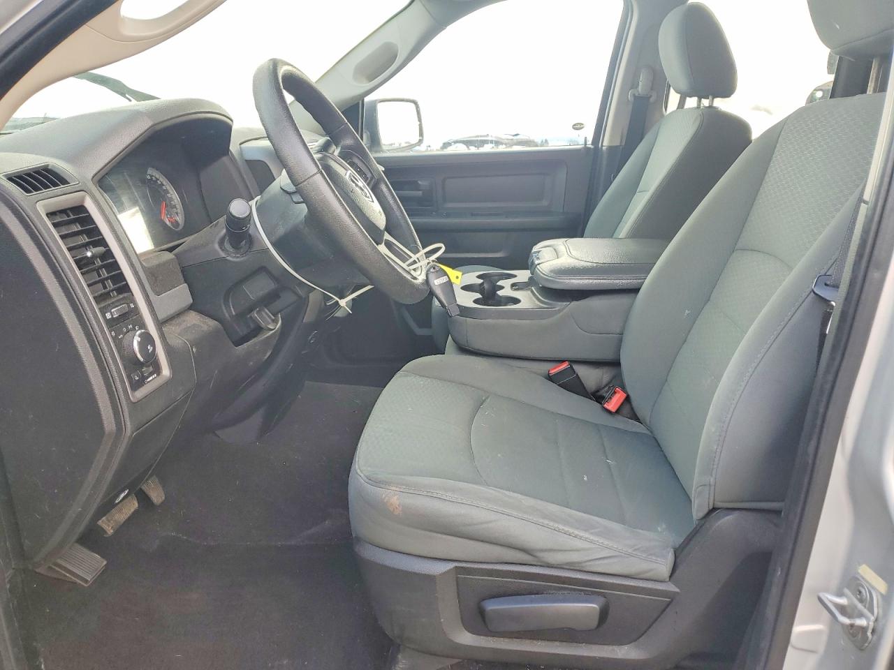 2013 RAM 1500 ST photo 13