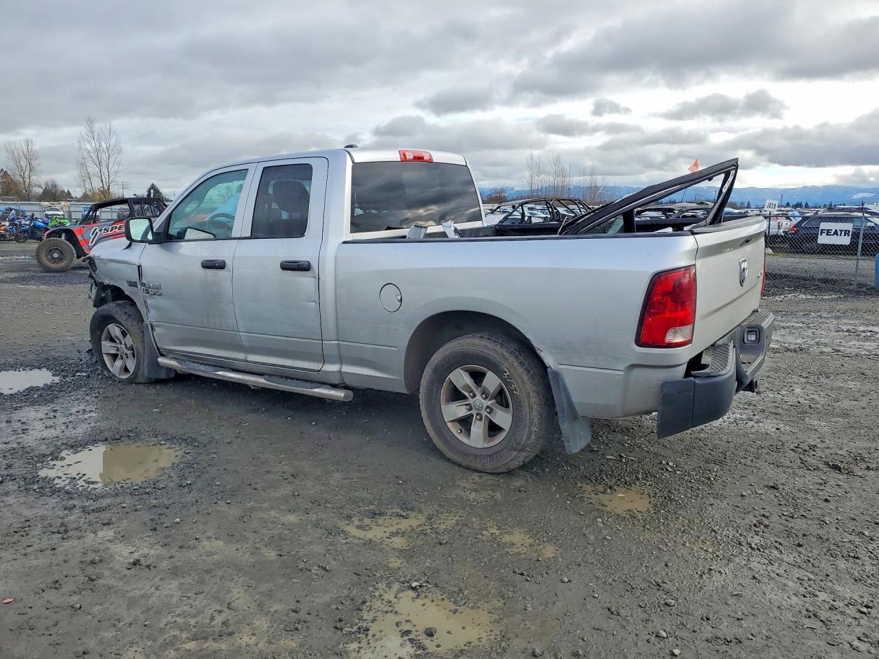 2013 RAM 1500 ST photo 3