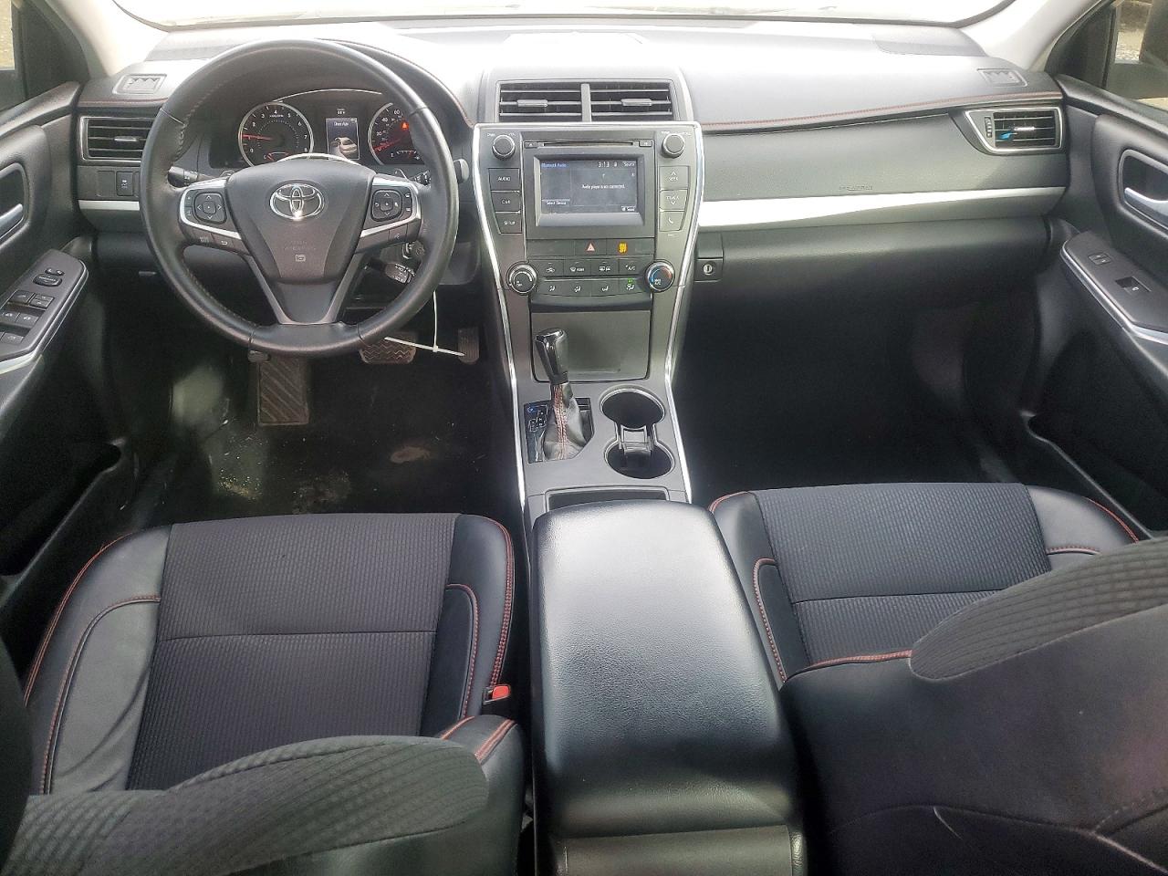 2017 TOYOTA CAMRY LE photo 15