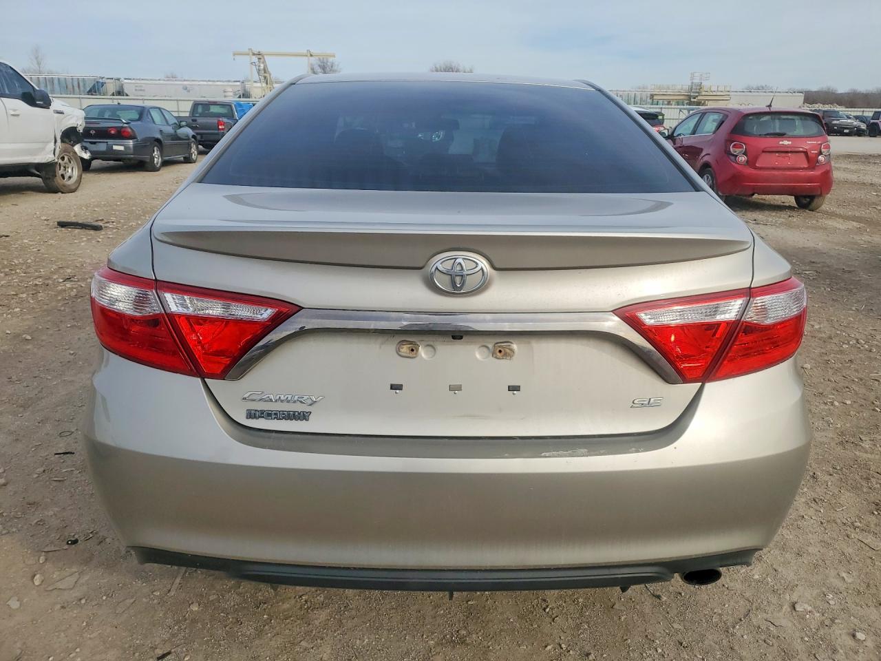 2017 TOYOTA CAMRY LE photo 11