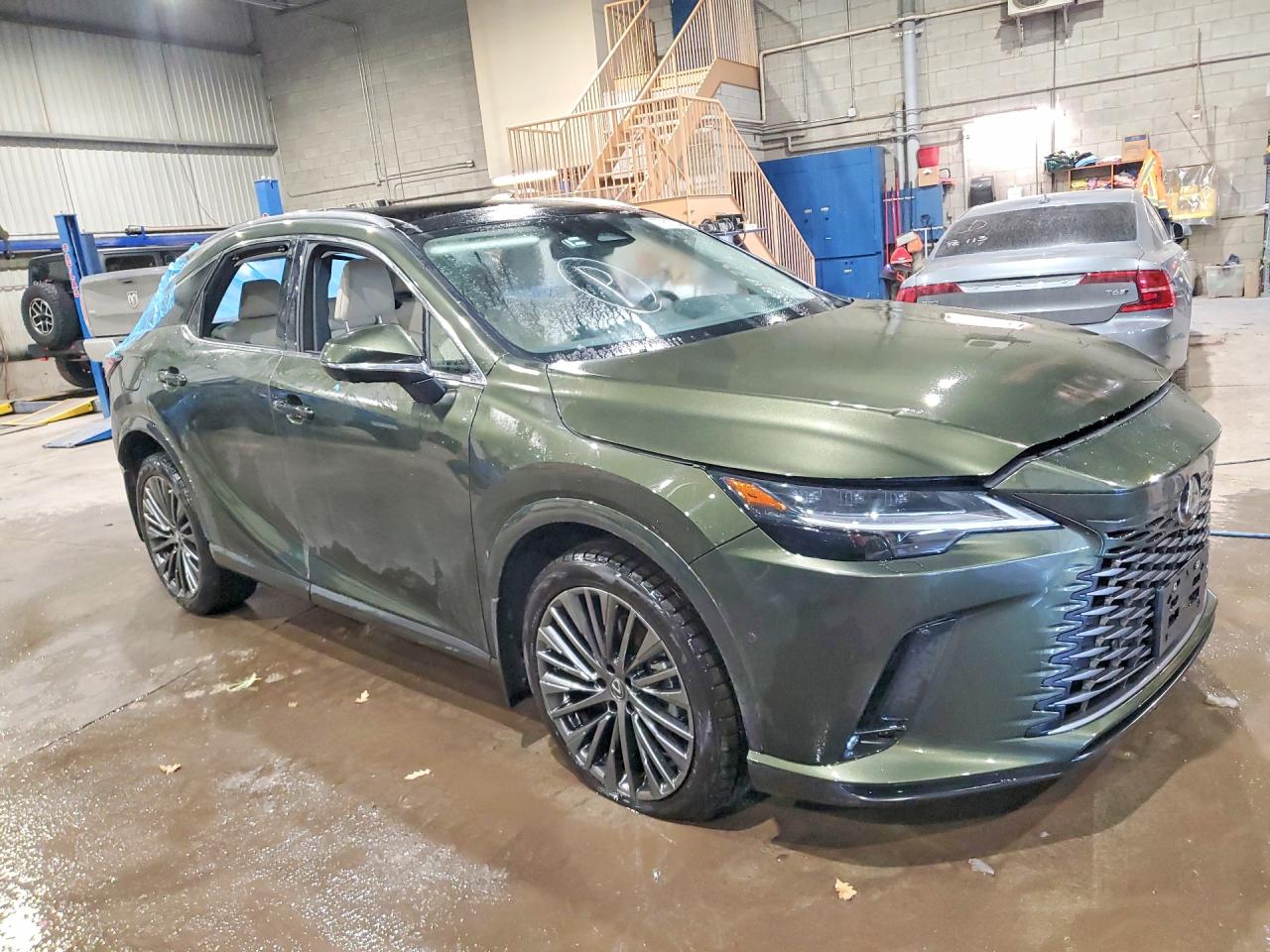 2025 LEXUS RX 450H+ LUXURY photo 4