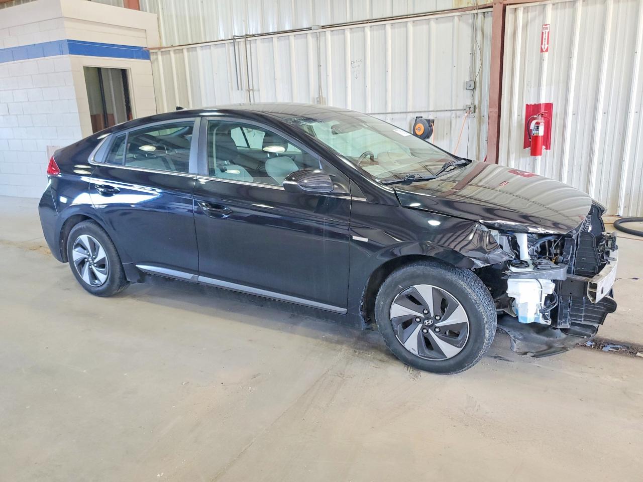 2018 HYUNDAI IONIQ SEL photo 10