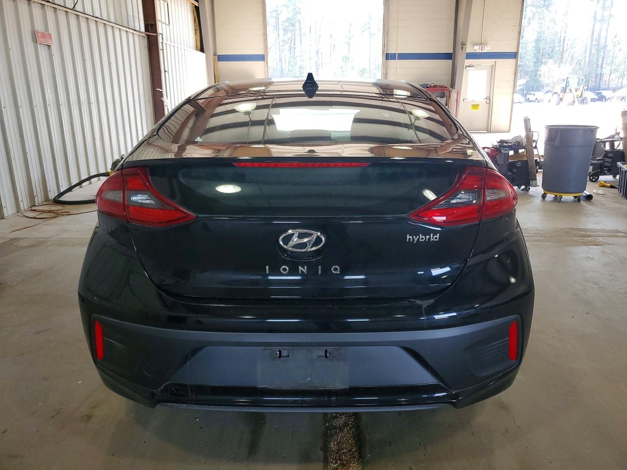 2018 HYUNDAI IONIQ SEL photo 16