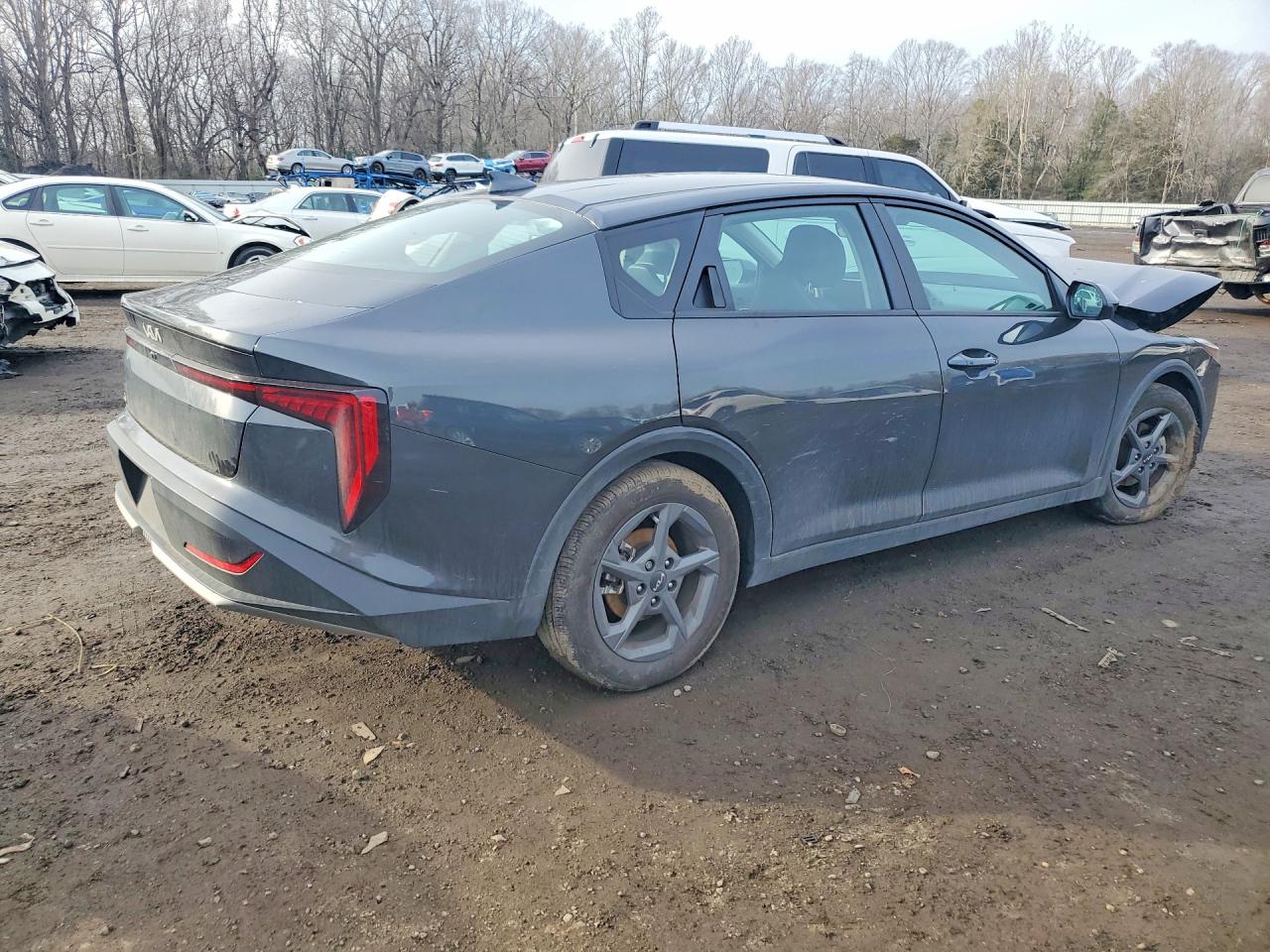 2025 KIA K4 LXS photo 3