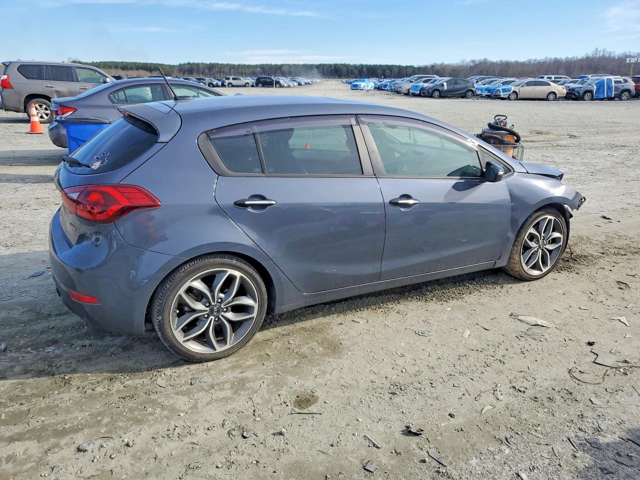 2015 KIA FORTE SX photo 5