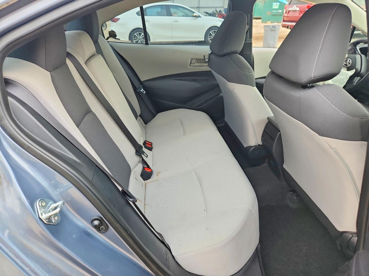 2022 TOYOTA COROLLA LE photo 10