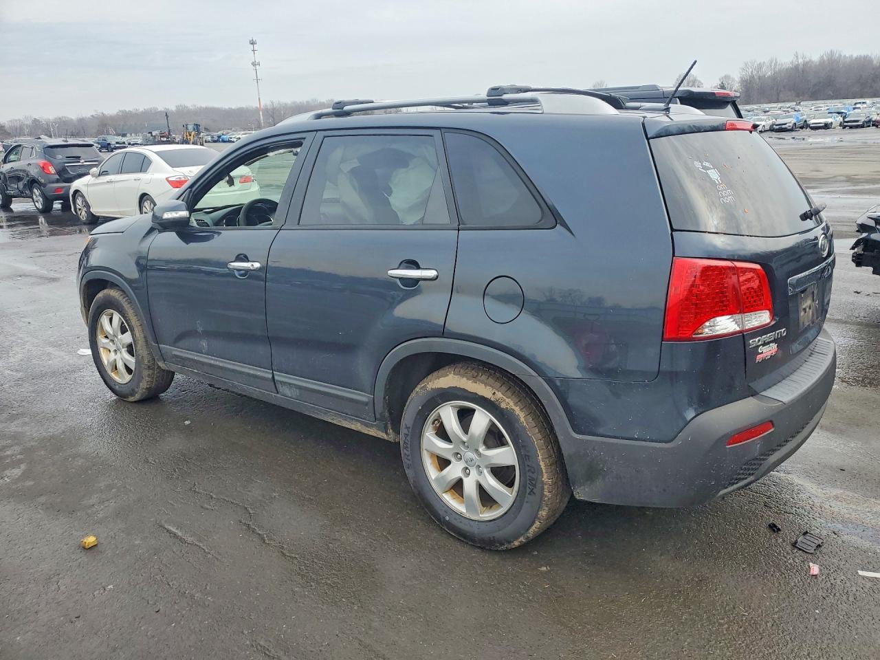 2013 KIA SORENTO LX photo 2
