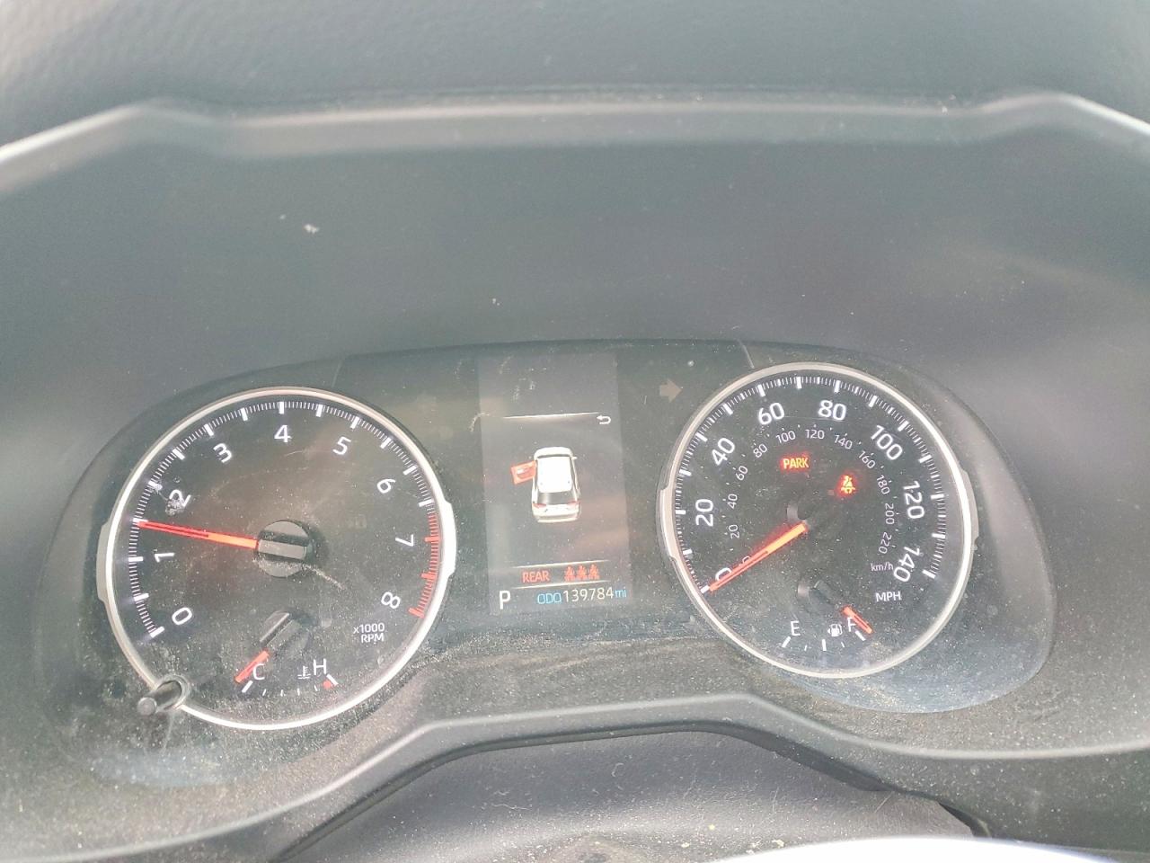 2021 TOYOTA RAV4 LE photo 9