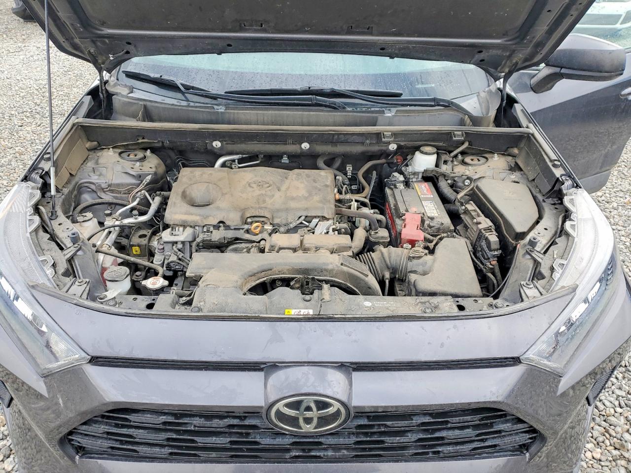 2021 TOYOTA RAV4 LE photo 12