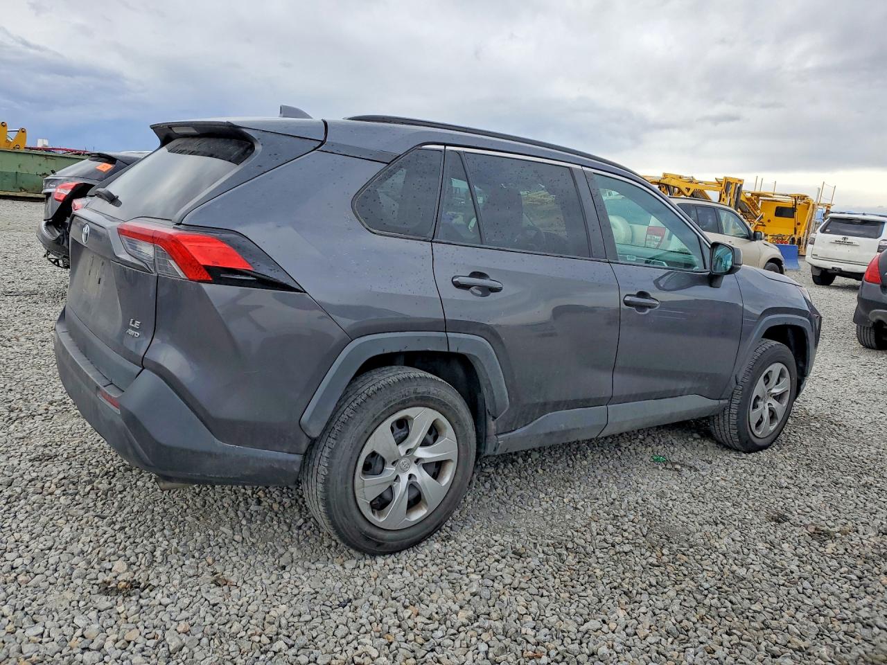 2021 TOYOTA RAV4 LE photo 3
